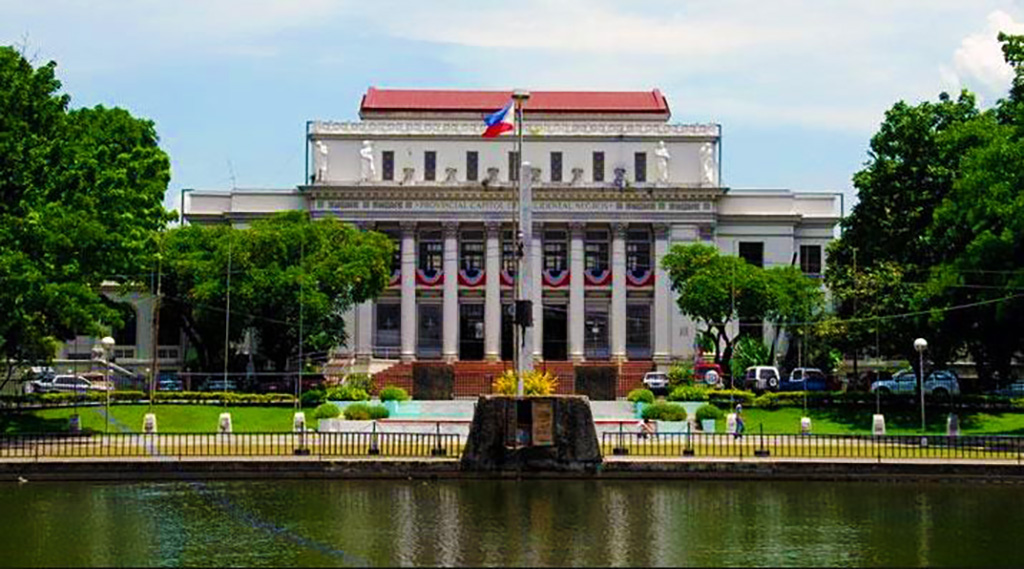 Capitol Park and Lagoon. Bacolod Tourist Spots