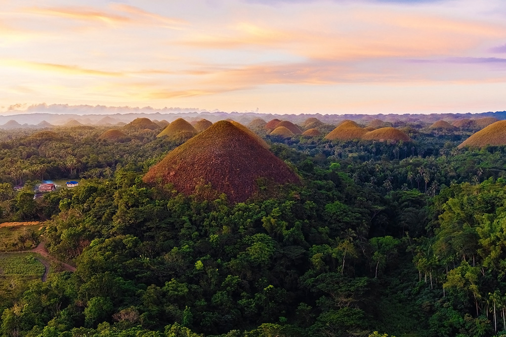 Chocolate-Hills.-Popular-Tourist-Attractions-in-Bohol-Philippines