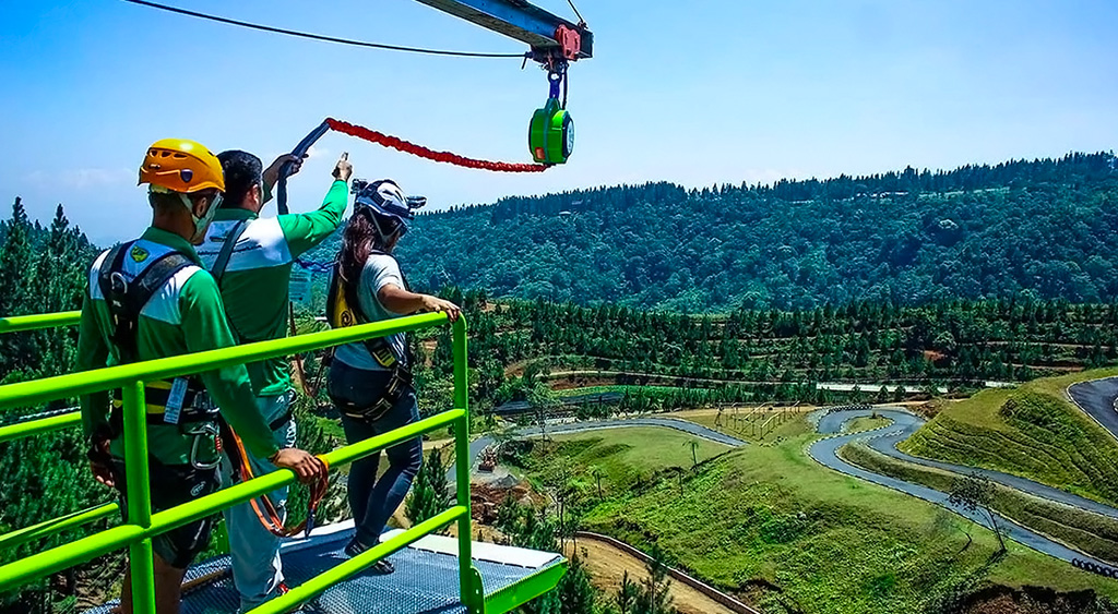 Dahilayan Adventure Park. Tourist Spots in Mindanao