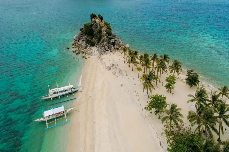 Islas de Gigantes - ILOILO TOURIST SPOTS