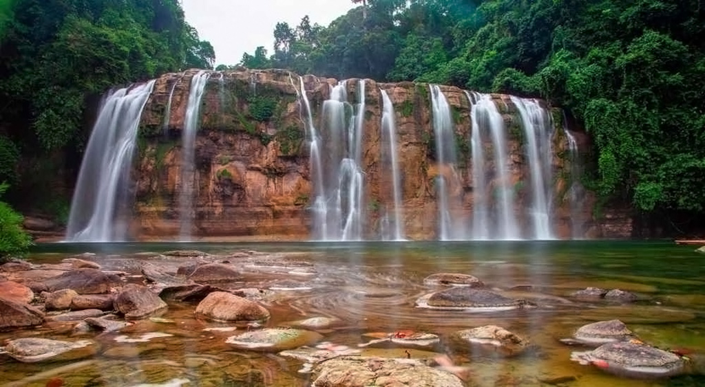 Tinuy-an Falls. Tourist Spots in Mindanao