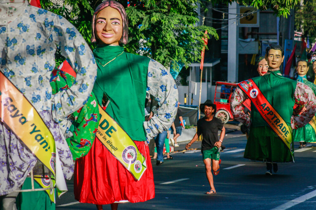 Higantes Festival Features