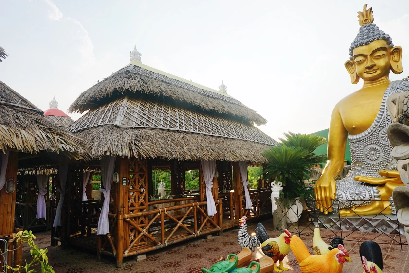 Isdaan Floating Restaurant - Exploring Nueva Ecija