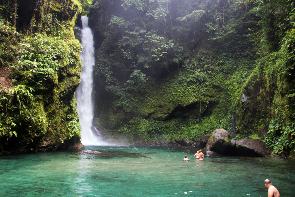 Ditumabo Mother Falls, Dingalan Aurora Philippines